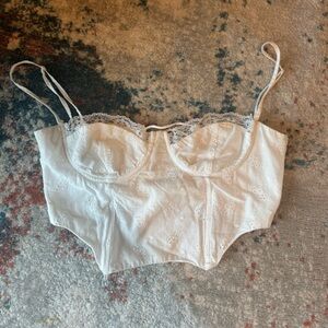 Elegant White Lace Bustier